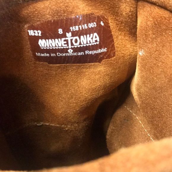 Minnetonka genuine suede fringe boots, size 8! - Picture 9 of 12